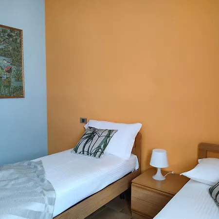 Iseolakerental- Casa Trentapassi Riva di Solto