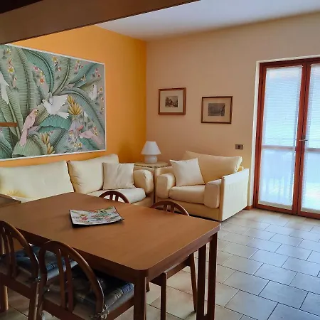 Iseolakerental- Casa Trentapassi Tatil Evi Riva di Solto